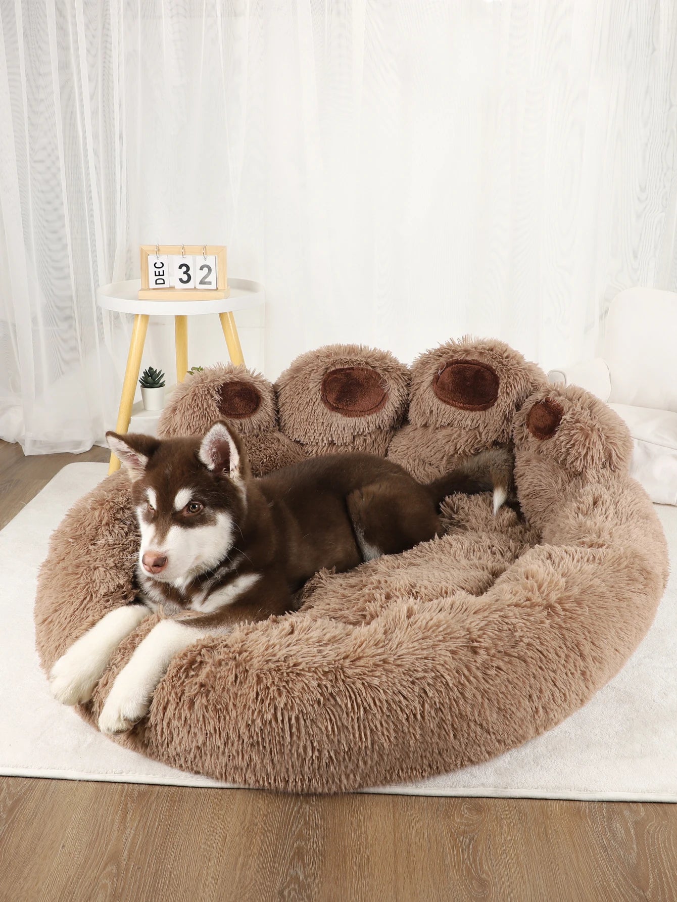 Pet Bear Paw Shape House Bed